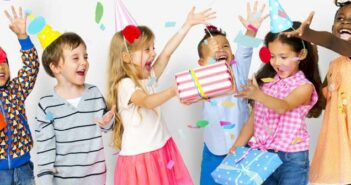 Einladungen zum Kindergeburtstag: Wen, wie viele und immer mit Gegeneinladung? ( Foto: Shutterstock- Rawpixel.com)